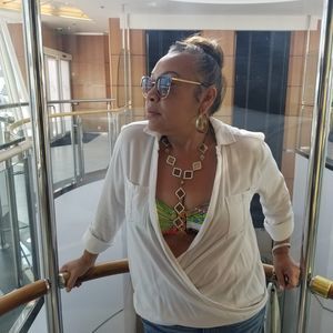 Meet your Posher, Kelli